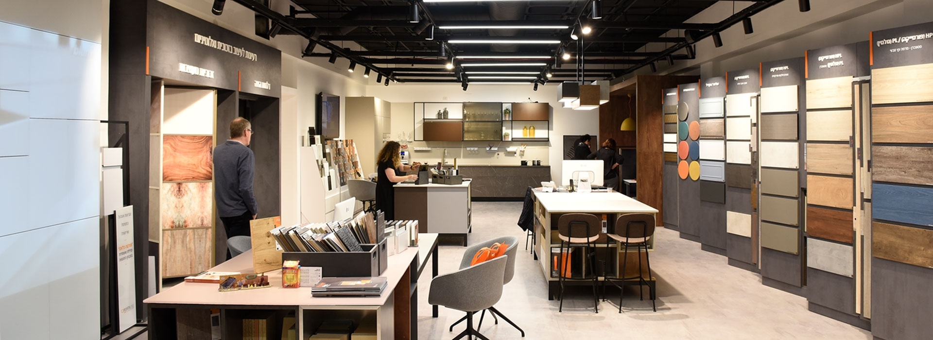 אולמות תצוגה לאדריכלים | בלורן פרזול אולמות תצוגה לאדריכלים | בלורן פרזול