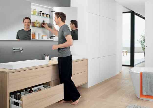 דלתות מראה וזכוכית לארונות אמבטיה - פתרונות פרזול ועיצוב לחדר האמבטיה
