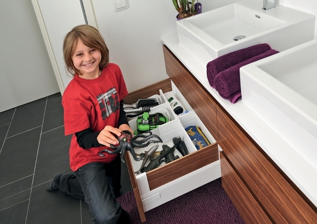 פתרונות סדר ואחסון לארונות אמבטיה | בלורן מוצרי פרזול לאמבטיה פתרונות סדר ואחסון לארונות אמבטיה | בלורן מוצרי פרזול לאמבטיה