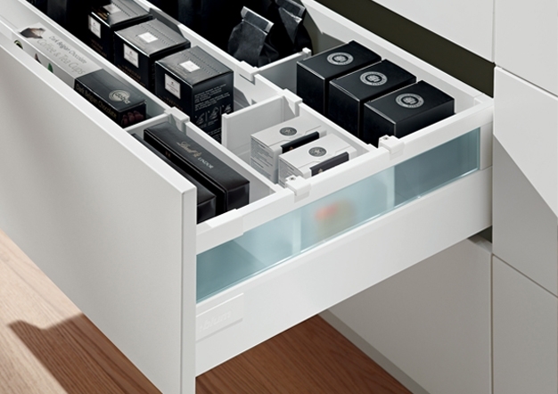 פתרונות סדר ואחסון לארונות אמבטיה | בלורן מוצרי פרזול לאמבטיה פתרונות סדר ואחסון לארונות אמבטיה | בלורן מוצרי פרזול לאמבטיה