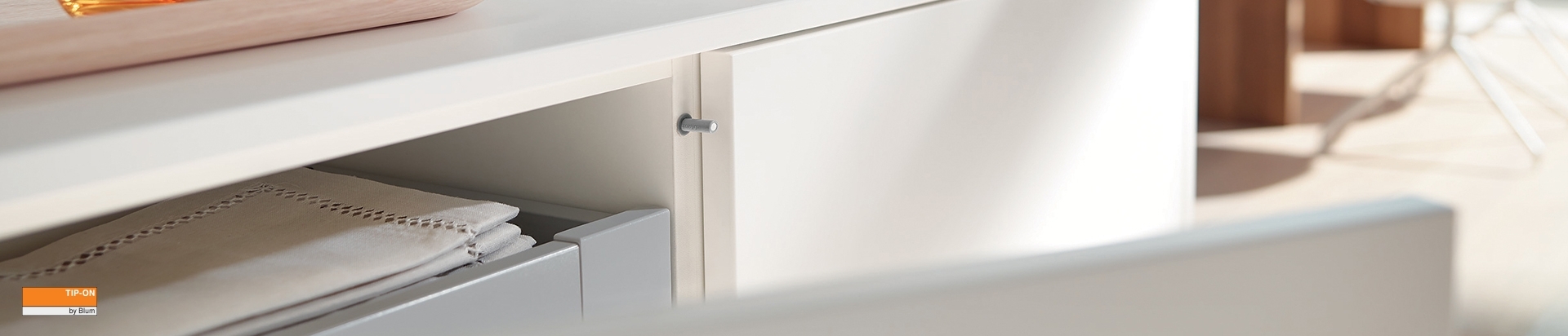 צירים לארונות מזווה - קליפ טופ בלומושן | בלורן מוצרי פרזול איכותיים צירים לארונות מזווה - קליפ טופ בלומושן | בלורן מוצרי פרזול איכותיים