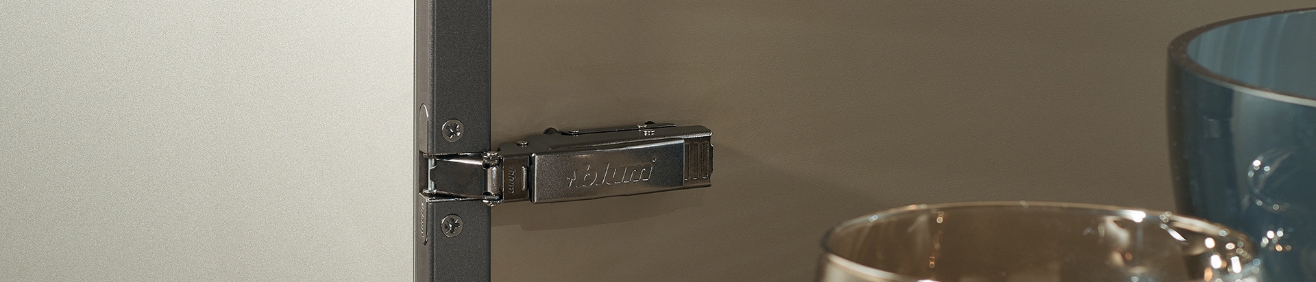 צירים לארון סטנדרטי/זוויתי - קליפ טופ בלומושן | בלורן מוצרי פרזול איכותיים צירים לארון סטנדרטי/זוויתי - קליפ טופ בלומושן | בלורן מוצרי פרזול איכותיים