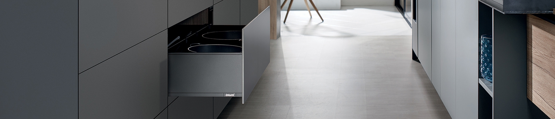מגירות לגראבוקס (LEGRABOX) למטבח מבית Blum | בלורן מוצרי פרזול איכותיים למטבח מגירות לגראבוקס (LEGRABOX) למטבח מבית Blum | בלורן מוצרי פרזול איכותיים למטבח