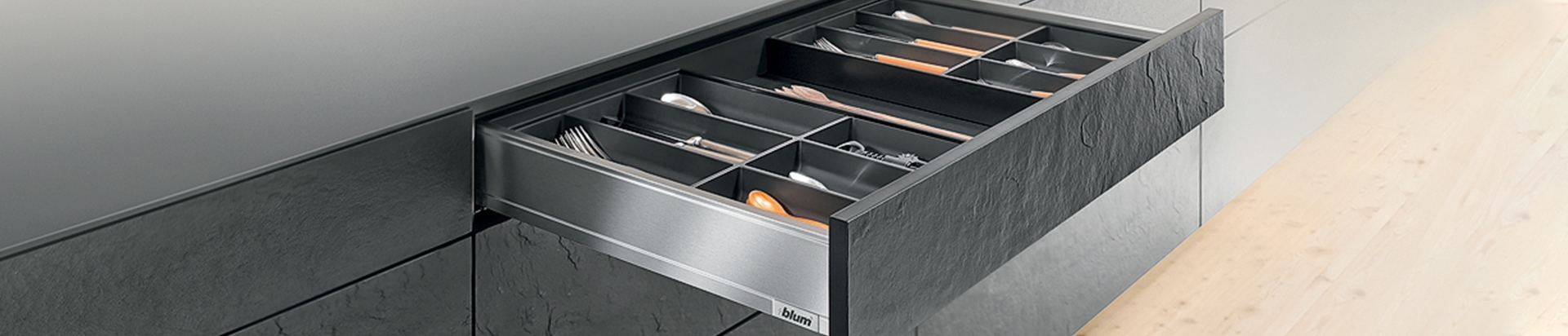 מגירות לגראבוקס (LEGRABOX) למטבח מבית Blum | בלורן מוצרי פרזול איכותיים למטבח מגירות לגראבוקס (LEGRABOX) למטבח מבית Blum | בלורן מוצרי פרזול איכותיים למטבח