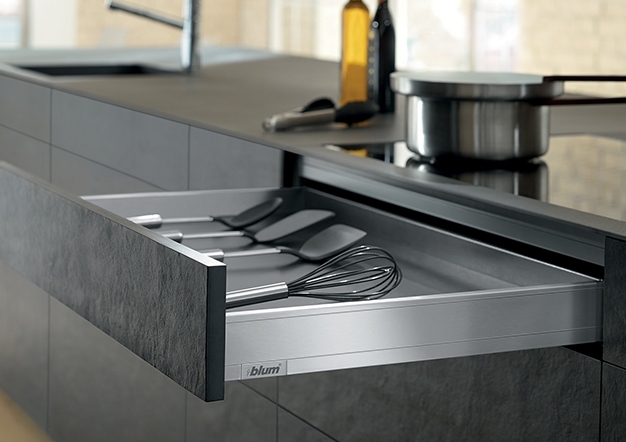 מגירות לגראבוקס (LEGRABOX) למטבח מבית Blum | בלורן מוצרי פרזול איכותיים למטבח מגירות לגראבוקס (LEGRABOX) למטבח מבית Blum | בלורן מוצרי פרזול איכותיים למטבח