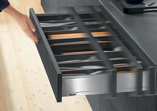 מגירות לגראבוקס (LEGRABOX) למטבח מבית Blum | בלורן מוצרי פרזול איכותיים למטבח מגירות לגראבוקס (LEGRABOX) למטבח מבית Blum | בלורן מוצרי פרזול איכותיים למטבח