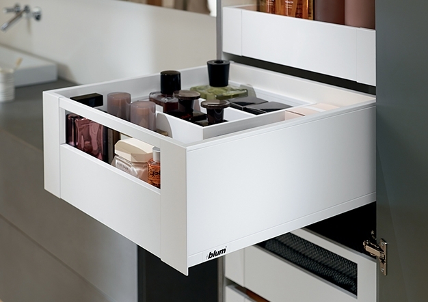 מגירות לגראבוקס (LEGRABOX) למטבח מבית Blum | בלורן מוצרי פרזול איכותיים למטבח מגירות לגראבוקס (LEGRABOX) למטבח מבית Blum | בלורן מוצרי פרזול איכותיים למטבח