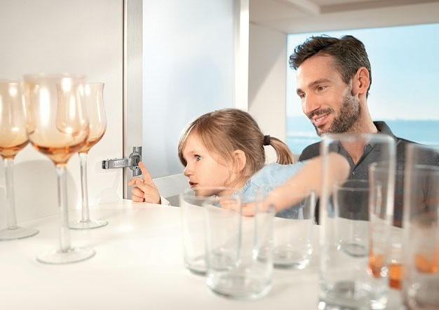 מזנונים וארונות לסלון | בלורן פרזול מזנונים וארונות לסלון | בלורן פרזול