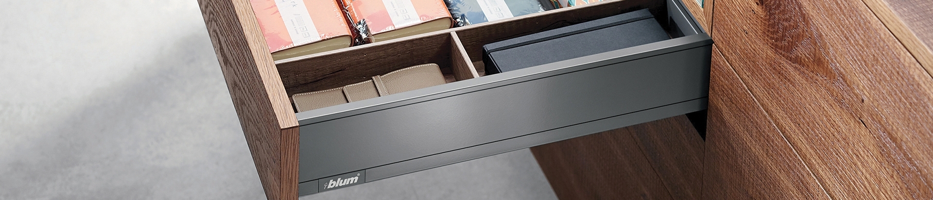 מגירות לסלון - פתרונות פרזול ועיצוב לסלון - ניהול תוכן המוצרים