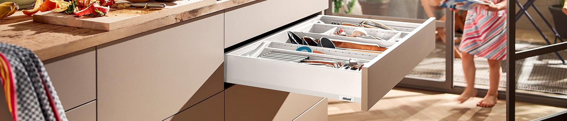 מגירות מריוובוקס (MERIVOBOX) למטבח | בלורן - מוצרי פרזול איכותיים למטבח מגירות מריוובוקס (MERIVOBOX) למטבח | בלורן - מוצרי פרזול איכותיים למטבח