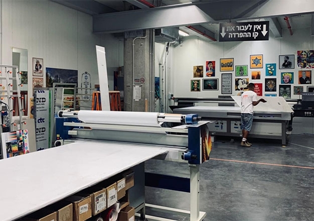 חיפוי קירות ומתקנים למשרד הביתי | בלורן מוצרי פרזול איכותיים חיפוי קירות ומתקנים למשרד הביתי | בלורן מוצרי פרזול איכותיים