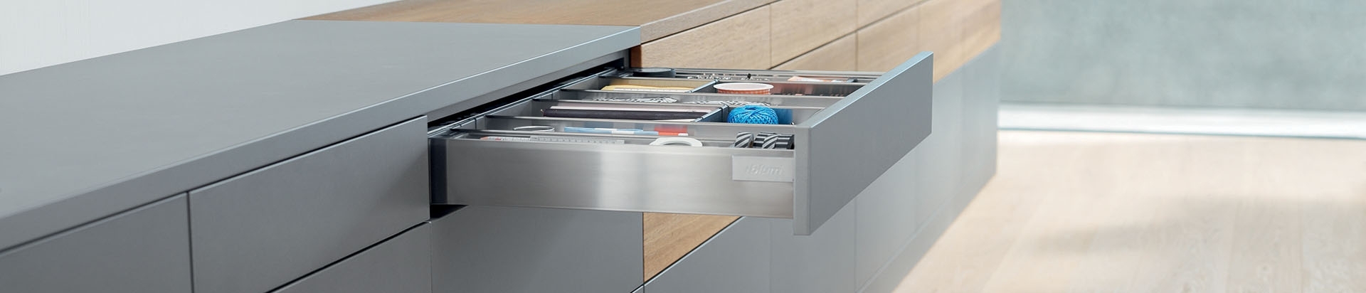 מגירות BLUM למשרד הביתי | בלורן מוצרי פרזול איכותיים מגירות BLUM למשרד הביתי | בלורן מוצרי פרזול איכותיים