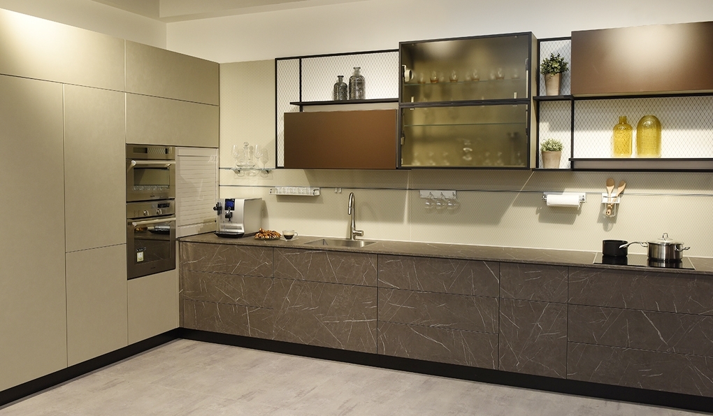 סוקלים לארונות מטבח | בלורן ייבוא ושיווק פרזול סוקלים לארונות מטבח | בלורן ייבוא ושיווק פרזול