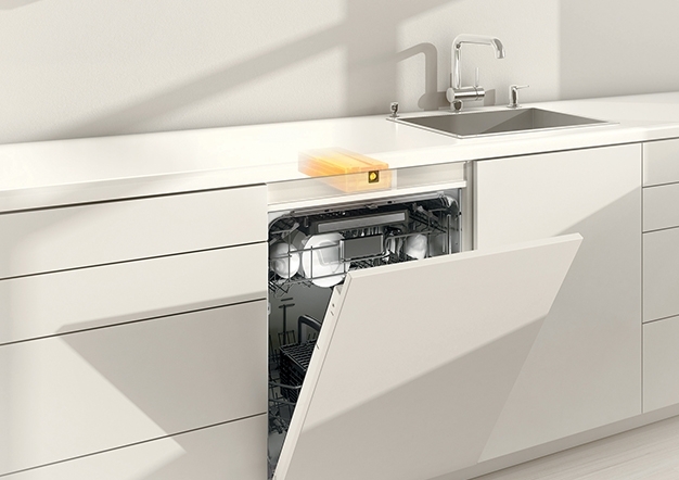 סרוו-דרייב פלקס: פתיחה חשמלית למקרר ומדיח אינטגרלי | בלורן מוצרי פרזול איכותיים