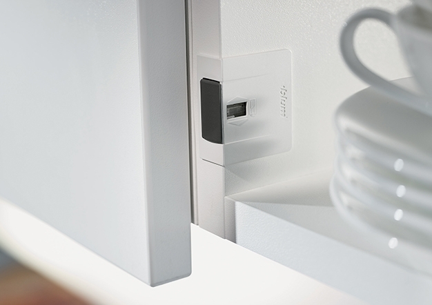 סרוו-דרייב: פתיחה חשמלית לקלפות | בלורן מוצרי פרזול איכותיים סרוו-דרייב: פתיחה חשמלית לקלפות | בלורן מוצרי פרזול איכותיים