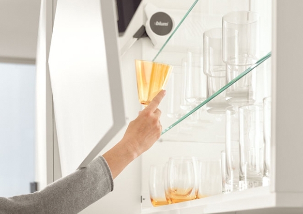 סרוו-דרייב: פתיחה חשמלית לקלפות | בלורן מוצרי פרזול איכותיים סרוו-דרייב: פתיחה חשמלית לקלפות | בלורן מוצרי פרזול איכותיים