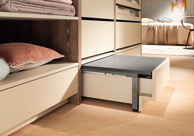 מגירת מדרגה ספייס סטפ (SPACE STEP) למטבח | בלורן יבוא ושיווק פרזול מגירת מדרגה ספייס סטפ (SPACE STEP) למטבח | בלורן יבוא ושיווק פרזול