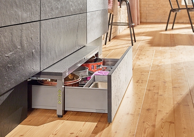 מגירת מדרגה ספייס סטפ (SPACE STEP) למטבח | בלורן יבוא ושיווק פרזול מגירת מדרגה ספייס סטפ (SPACE STEP) למטבח | בלורן יבוא ושיווק פרזול