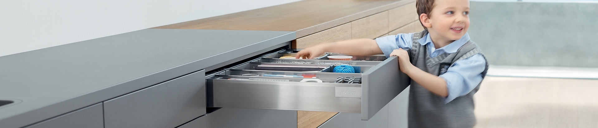 מגירות אינטיבו T למטבח | בלורן מוצרי פרזול איכותיים למטבח