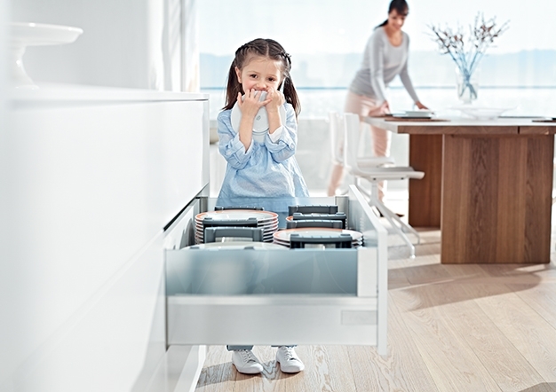 מגירות אינטיבו T למטבח | בלורן מוצרי פרזול איכותיים למטבח