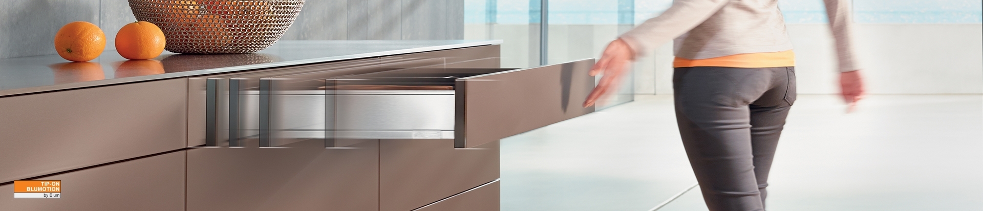 טיפ-און בלומושן: פתיחה מכאנית למגירות | בלורן פרזול טיפ-און בלומושן: פתיחה מכאנית למגירות | בלורן פרזול