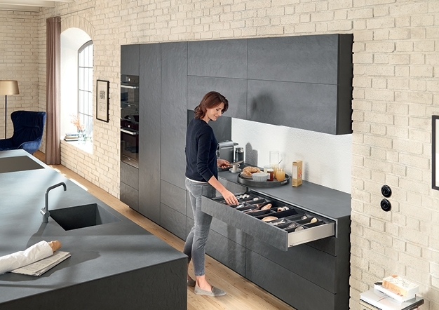 מגירות לגראבוקס (LEGRABOX) למטבח מבית Blum | בלורן מוצרי פרזול איכותיים למטבח מגירות לגראבוקס (LEGRABOX) למטבח מבית Blum | בלורן מוצרי פרזול איכותיים למטבח