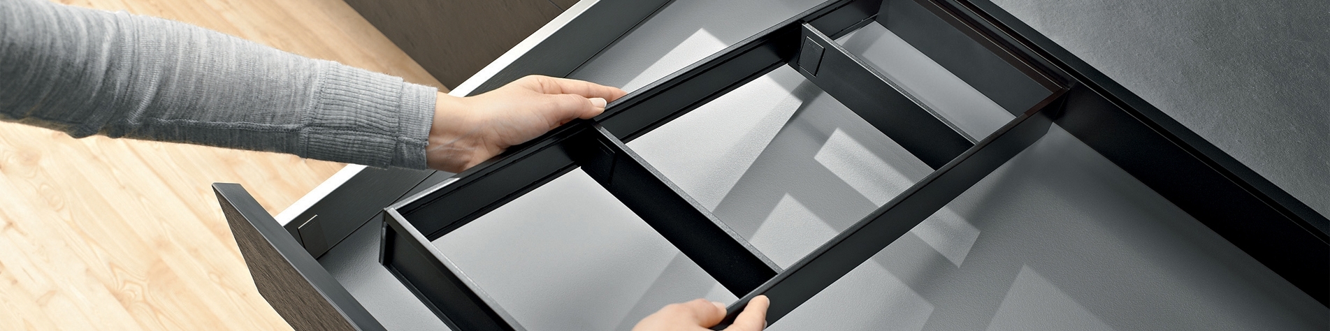 סידור עד הבית - ייעוץ חינם בנושא אבזור וארגון פנים המגירה | בלורן פרזול סידור עד הבית - ייעוץ חינם בנושא אבזור וארגון פנים המגירה | בלורן פרזול