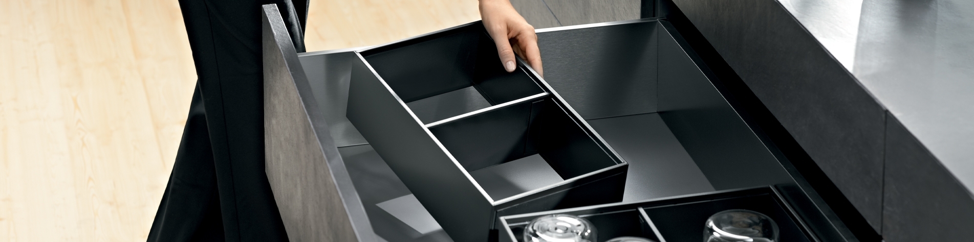 סידור עד הבית - ייעוץ חינם בנושא אבזור וארגון פנים המגירה | בלורן פרזול סידור עד הבית - ייעוץ חינם בנושא אבזור וארגון פנים המגירה | בלורן פרזול