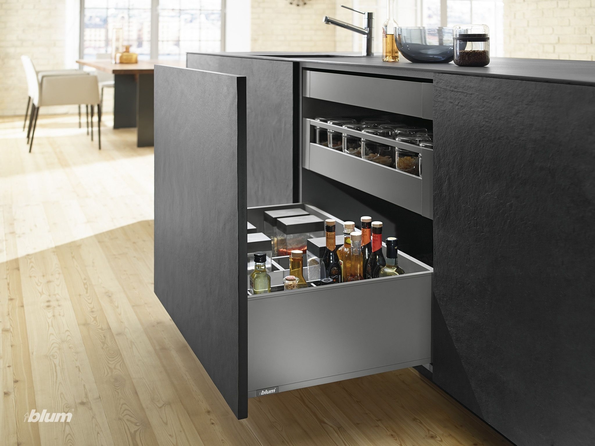 מגירות לגראבוקס (LEGRABOX) למטבח מבית Blum | בלורן מוצרי פרזול איכותיים למטבח מגירות לגראבוקס (LEGRABOX) למטבח מבית Blum | בלורן מוצרי פרזול איכותיים למטבח