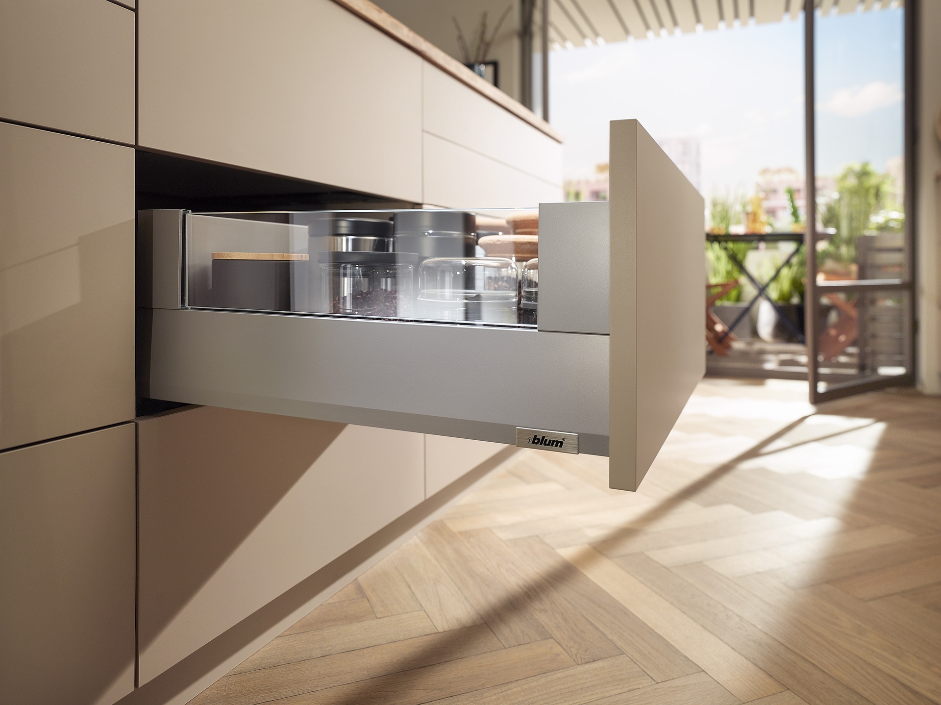 מגירות מריוובוקס (MERIVOBOX) למטבח | בלורן - מוצרי פרזול איכותיים למטבח מגירות מריוובוקס (MERIVOBOX) למטבח | בלורן - מוצרי פרזול איכותיים למטבח