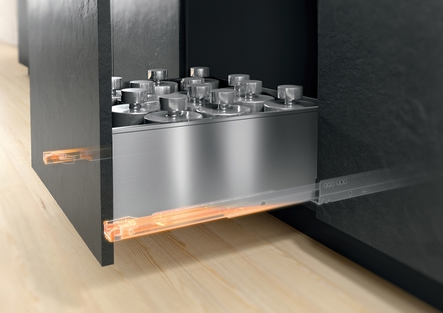 מגירות BLUM למשרד הביתי | בלורן מוצרי פרזול איכותיים מגירות BLUM למשרד הביתי | בלורן מוצרי פרזול איכותיים