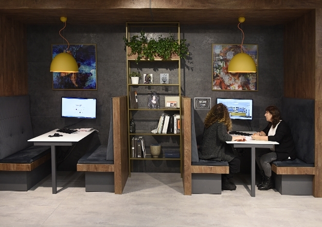 חללי עבודה ותצוגה לאדריכלים | בלורן פרזול חללי עבודה ותצוגה לאדריכלים | בלורן פרזול