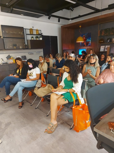 סדנת כשעיצוב פוגש חומר | בלורן פרזול סדנת כשעיצוב פוגש חומר | בלורן פרזול