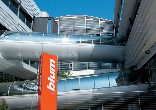 About Bluran | בלורן פרזול About Bluran | בלורן פרזול