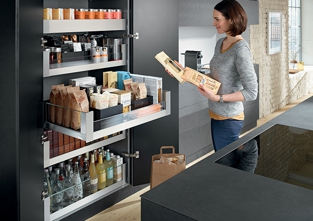 chessBlock - פתרונות אחסון למטבח ולבית BLUM - פרזול למטבחים ורהיטים מבית BLUM