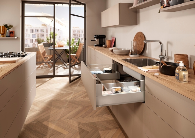 chessBlock - פתרונות אחסון למטבח ולבית BLUM - פרזול למטבחים ורהיטים מבית BLUM