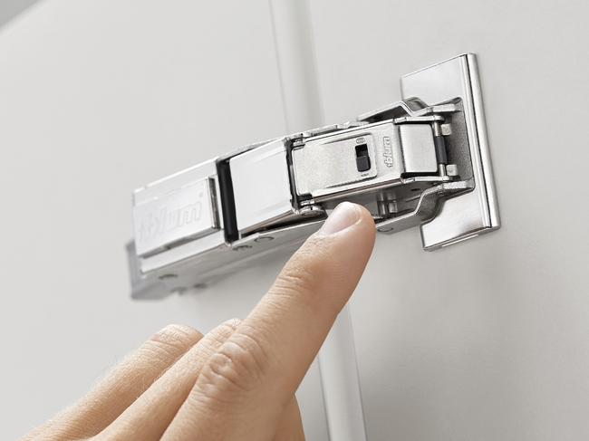 כיצד לזהות מוצר מקורי של Blum? - פרזול למטבחים ורהיטים מבית BLUM